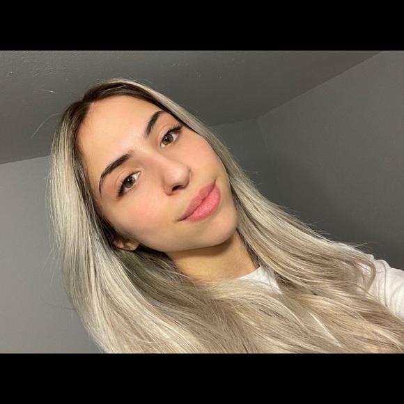 melanie_joly